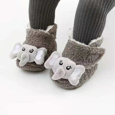 10cm Soft Sole Bayi Baru Lahir Sepatu Mewah Menutupi Penebalan Musim Dingin yang Hangat